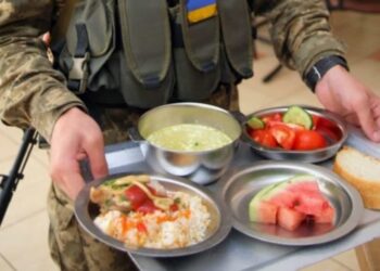 Посадовців військової частини на Київщині викрили на мільйонних оборудках з харчами для бійців (ВІДЕО)