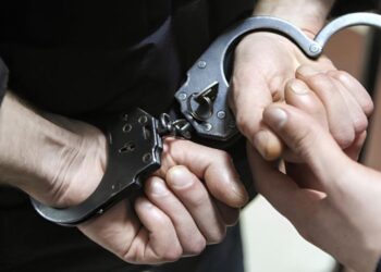 Правоохоронці Дніпра затримали чоловіка, який викрав телефон