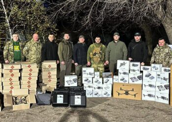 Представники Київщини передали воїнам 72-ї бригади дрони