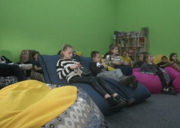 Психологічні ігри, тренінги та екскурсії: у Сумах працює табір для дітей із зони бойових дій – Суми та область