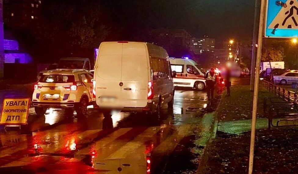 У Броварах водій Mercedes збив жінку на переході