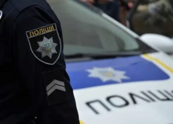 У Дніпрі патрульна поліція допомогла літньому подружжю дістатися дому