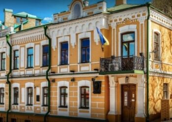 У КМДА думають, як позбавляти пам’ятки архітектури символів і маркерів «русского мира» – Перший львівській портал