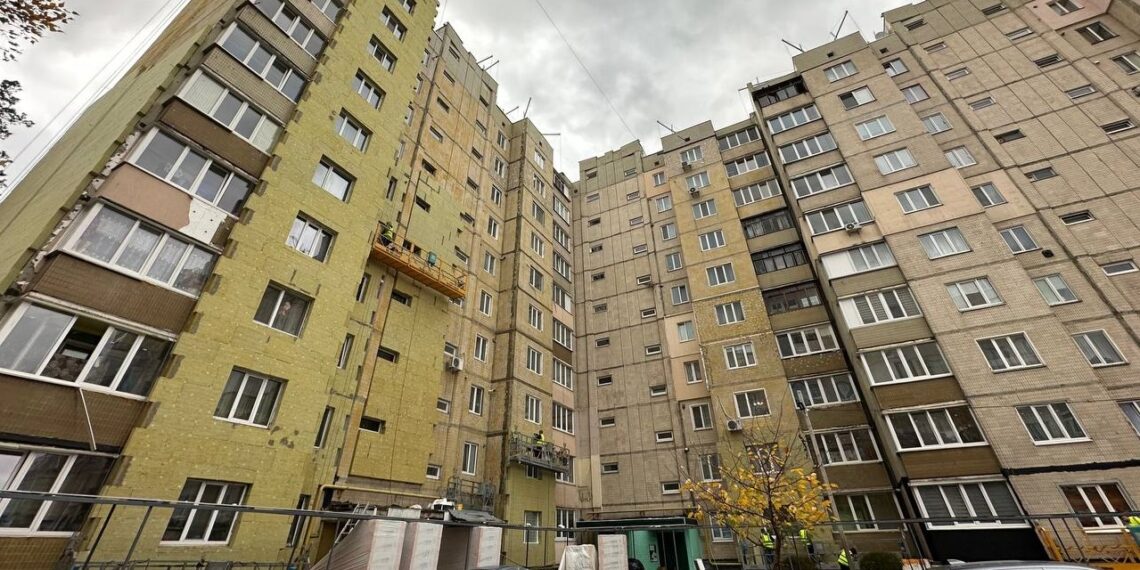 В Ірпені ремонтують черговий будинок, пошкоджений під час окупації