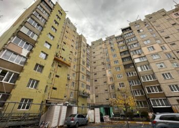 В Ірпені ремонтують черговий будинок, пошкоджений під час окупації