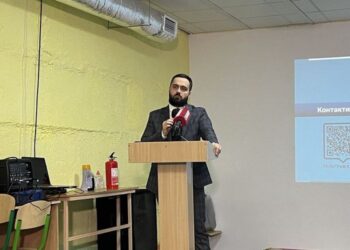 В Оболонському районі столиці пройшов відкритий брифінг голови РДА Кирила Фесика | Політика