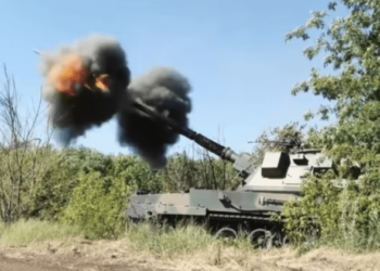 Зеленський і Залужний назвали найскладніші напрямки фронту