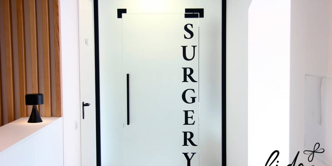 Від чого залежить ціна на блефаропластику?