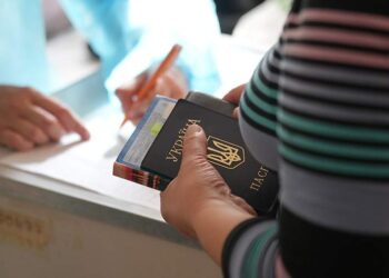 Жителі запорізьких т.о. територій будуть голосувати за українським паспортом? |