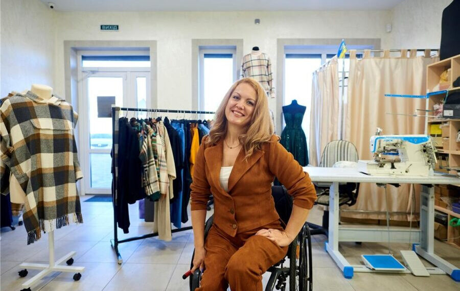 єРобота: На Київщині шиють адаптивний одяг для людей з інвалідністю, фото – Київщіна