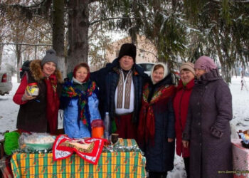 На Київщині відбувся Різдвяний благодійний ярмарок: виручені кошти направлять на лікування добровольця Стайківської Сотні Тараса Козуба, фото – Київщіна