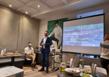 Віртуальна реальність, арт-терапія і управління мозковими хвилями: в Києві презентували кімнату ментального здоров’я для медиків на прифронтових територіях | Київщіна