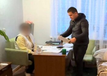 Директорці лікарні на Бориспільщині висунули підозру у підробці документів та службовій недбалості