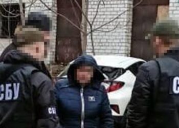 Наводила ракети на позиції військових – у Запоріжжі викрили хористку храму |
