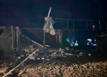 Ракетний удар по Запоріжжю: пошкоджені гаражі, заклад освіти |