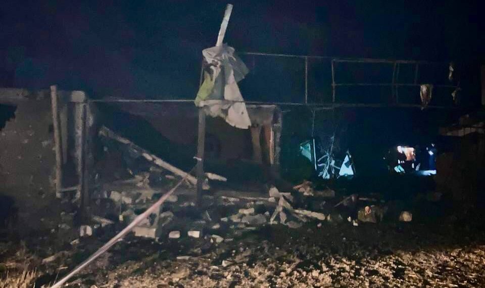 Ракетний удар по Запоріжжю: пошкоджені гаражі, заклад освіти |