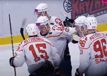 ХК «Кременчук» по булітах програв київському «Соколу» (відео) • Хокей •