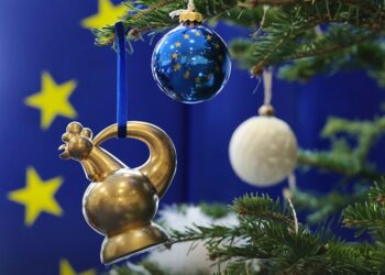 Японія, Чилі, США та Франція: “півники з Бородянки” прикрасили новорічні ялинки по всьому світу (ФОТО)