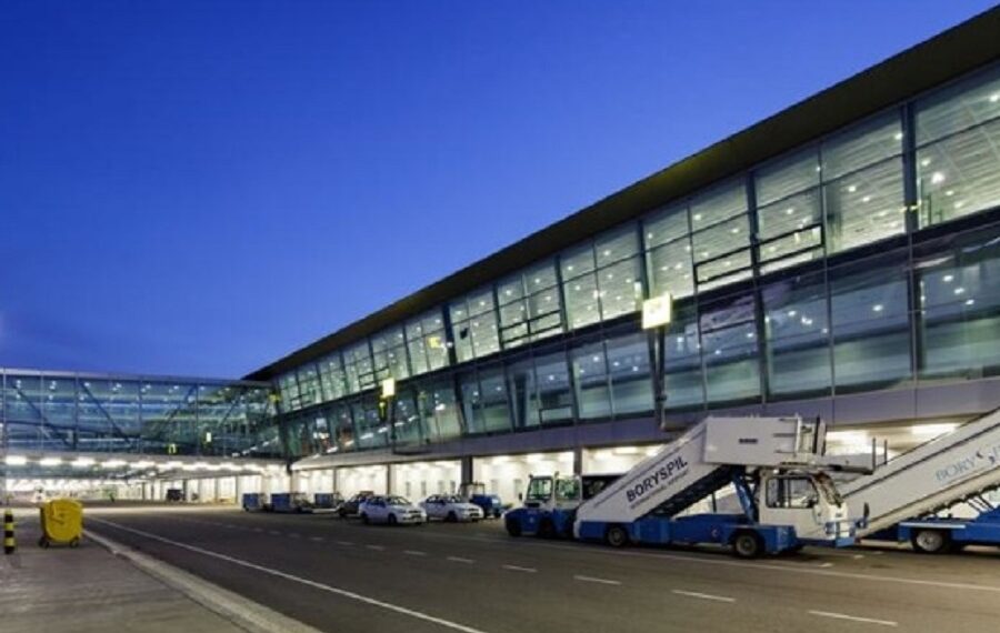 Керівництво аеропорту “Бориспіль” наразі не дає чітких прогнозів щодо відновлення роботи