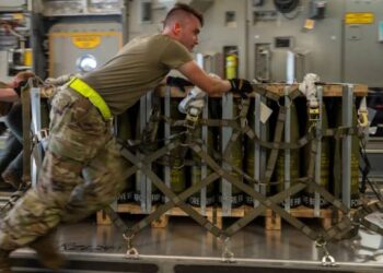 Конгрес США не виділив допомогу Україні на 61 мільярд доларів та пішов на Різдвяні канікули (Відео)