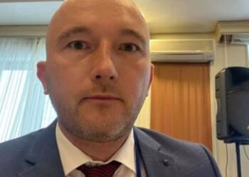 Макарівський суддя Тандир переписав на дружину майно та розлучився з нею