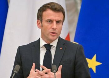 Макрон пообіцяв надати фінансову підтримку Україні