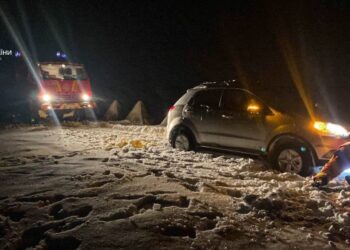 На Сумщині рятувальники надавали допомогу водіям, які застрягли у снігових заметах – Суми та область