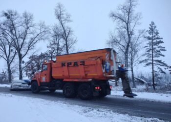 Наслідки негоди в Київській області ліквідовують майже 200 одиниць техніки (ФОТО)