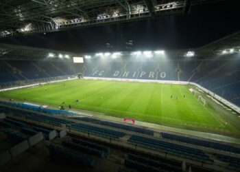 “Нехай тепер судиться”: комерційний директор Дніпра-1 прокоментував трансферний бан | Футбол