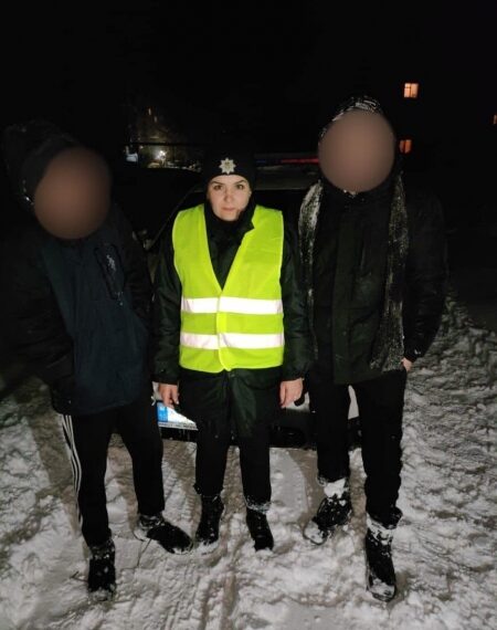 У Шостці поліція, лісівники та друзі розшукували підлітків, які загубилися в лісі – Суми та область