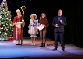 У Сумському театрі для дітей та юнацтва стартував різдвяно-новорічний марафон – Суми та область