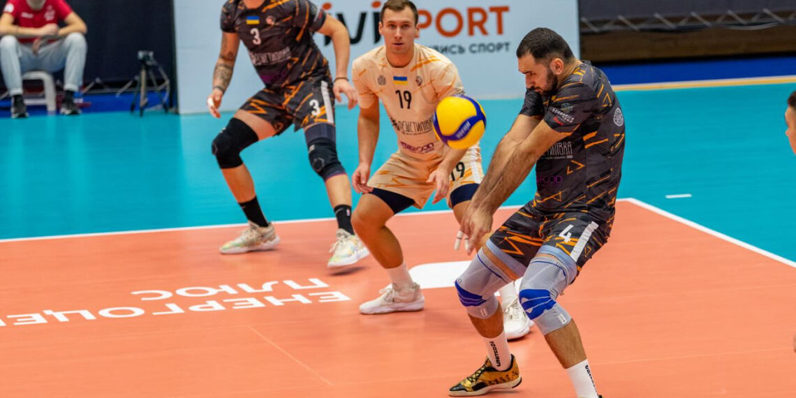 Волейбольна «Решетилівка» розібралася з «Кривбасом» • Волейбол •