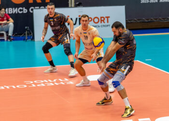 Волейбольна «Решетилівка» розібралася з «Кривбасом» • Волейбол •