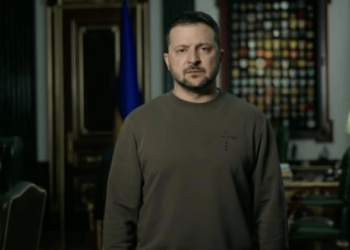 Зеленський анонсував зміни у доступі журналістів до фронту