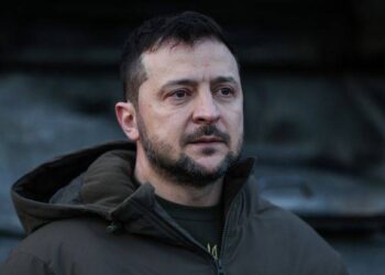 Зеленський відповів на заклики переходити до оборони на фронті