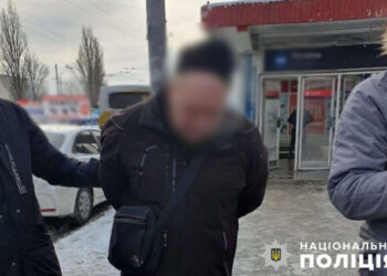 Столичні правоохоронці затримали чоловіка за вбивство та пограбування мешканця Деснянського району | Київщіна