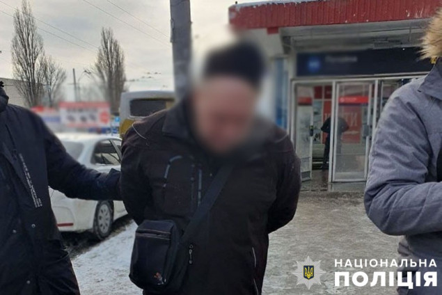 Столичні правоохоронці затримали чоловіка за вбивство та пограбування мешканця Деснянського району | Київщіна