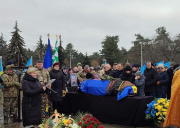 Українська громада сьогодні в останню путь провела загиблого героя Костянтина Бахмацького, фото – Київщіна