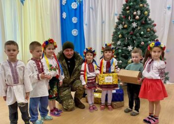 Діти Бучанської громади відправили новорічні подарунки військовим