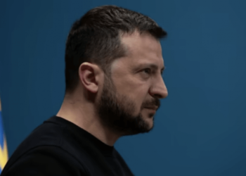 Доходи Зеленського та його родини зменшився втричі у 2022 році – декларація