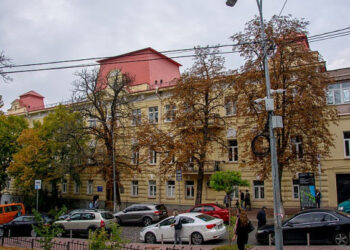 На Десятинній планують відремонтувати будинок де жили Котарбінський і Врубель | Київщіна