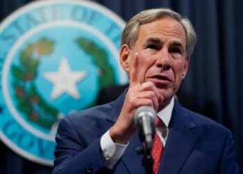 Губернатор Техасу готовий до конфлікту з федеральною владою щодо ситуації з кордоном | Політика