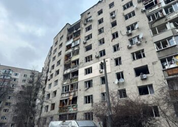 На Київщині уламки російських ракет пошкодили 5 житлових багатоповерхівок, є загиблі і поранені – Перший львівській портал