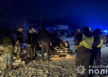 На Шосткинщині перекинувся ВАЗ: водій загинув, його 16-річна донька отримала травми – Суми та область