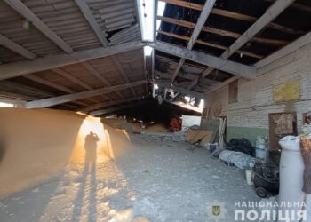 На Сумщині внаслідок обстрілів пошкоджено 15 будинків, авто, ангар та ЛЕП – Суми та область