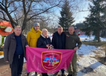 Родинам загиблих захисників з Глухівщини вручили обереги “Батьківське серце” – Суми та область