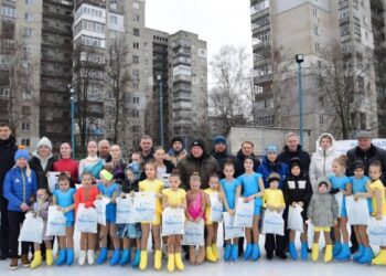Шок: у Сумах чиновники вигнали малолітніх дітей на мороз – Суми та область