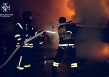 У Сумах рятувальники ліквідували наслідки ворожої атаки – Суми та область
