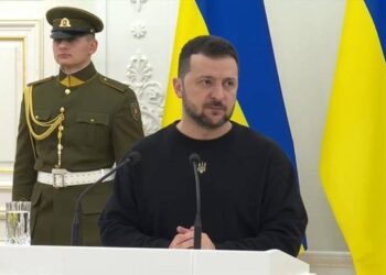 Зеленський закликав разом “закінчити” з Путіним