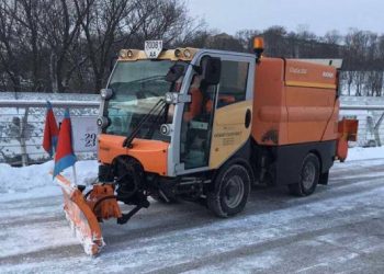 На дорогах Києва працює понад 290 одиниць снігоприбиральної техніки, водіїв закликають бути уважними | Київщіна